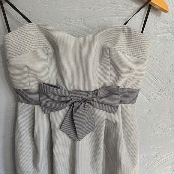 A. Byer Woman's Grey Black Striped Sleeveless Dress Big Bow in Front Size 9 - Picture 2 of 6